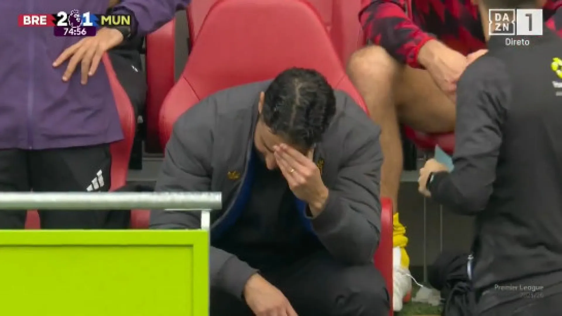 Amorim nem quis olhar. Eis o penálti desperdiçado por Bruno Fernandes