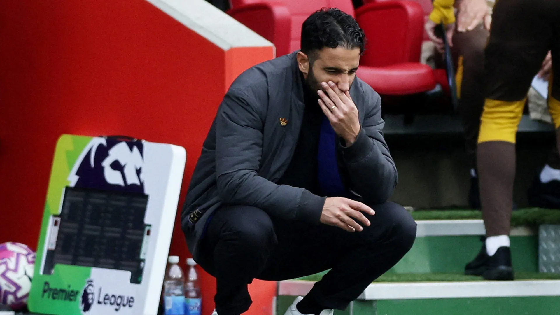 Gary Neville também já 'risca' Ruben Amorim: "Vais parecer estúpido..."