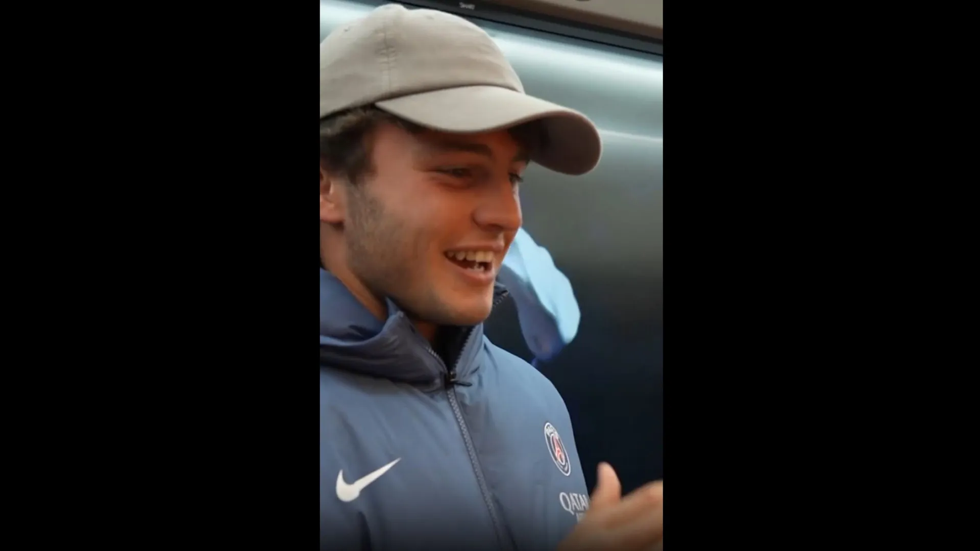 João Neves falhou o PSG-Auxerre, mas teve direito a momento especial