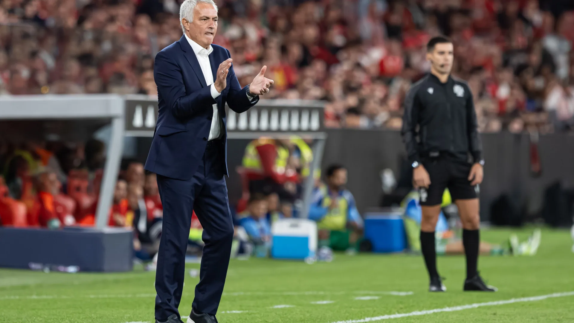 Mourinho regressa ao Dragão ao serviço do Benfica: "Tratado com respeito"