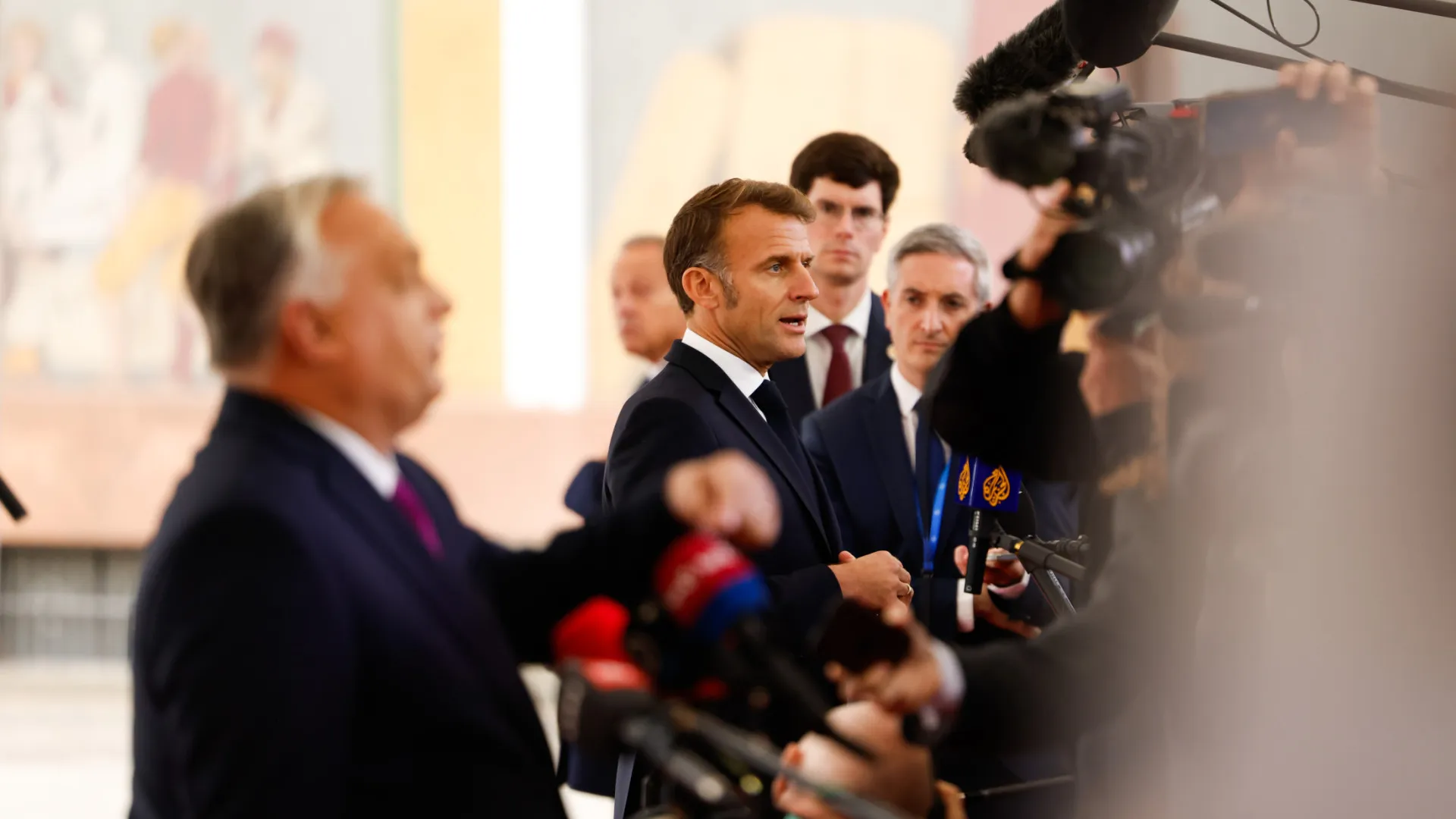 França investiga petroleiro ligado à Rússia após sobrevoo de drones