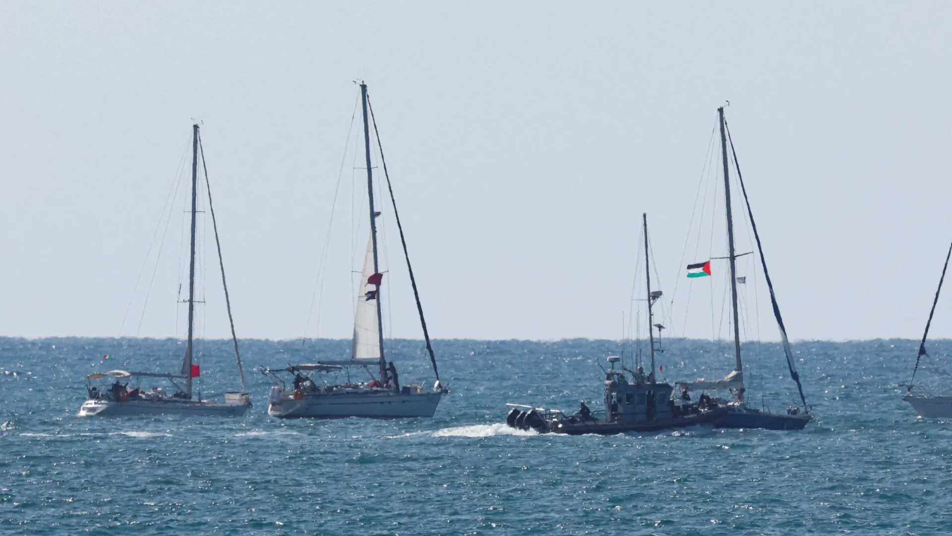 
                    Israel confirma deportação de 137 ativistas da flotilha para a Turquia
                