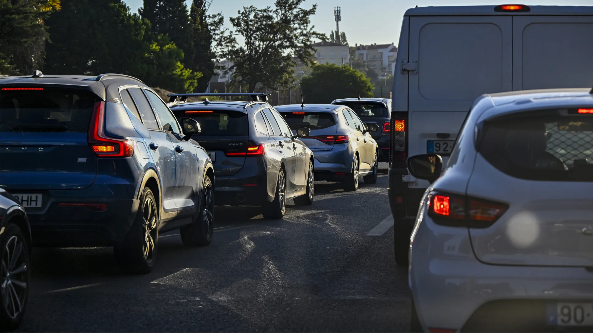 
                    WWF Portugal e Quercus lamentam adiamento do fim dos carros a combustão
                