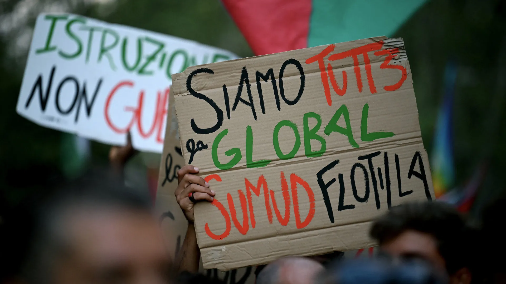 
                    Itália anuncia saída de Israel do primeiro grupo de 26 ativistas da flotilha
                
