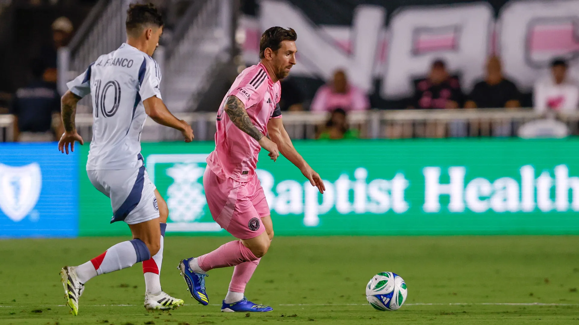Do céu ao inferno. André Franco vence Messi, mas contrai lesão grave