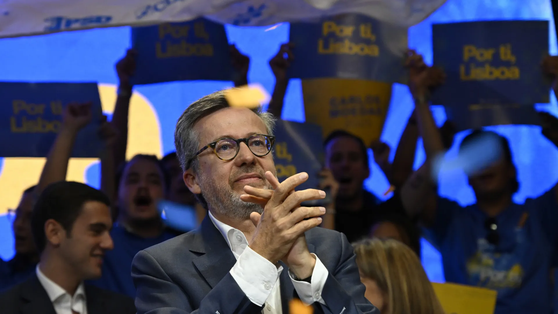 
                    Moedas contraria ideia de corrida renhida: 