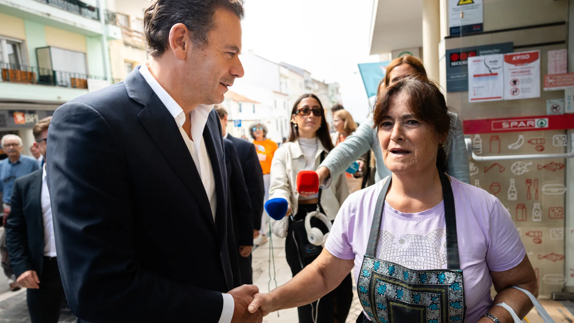 Escala de aeronaves para Israel nas Lajes agita o quinto dia de campanha