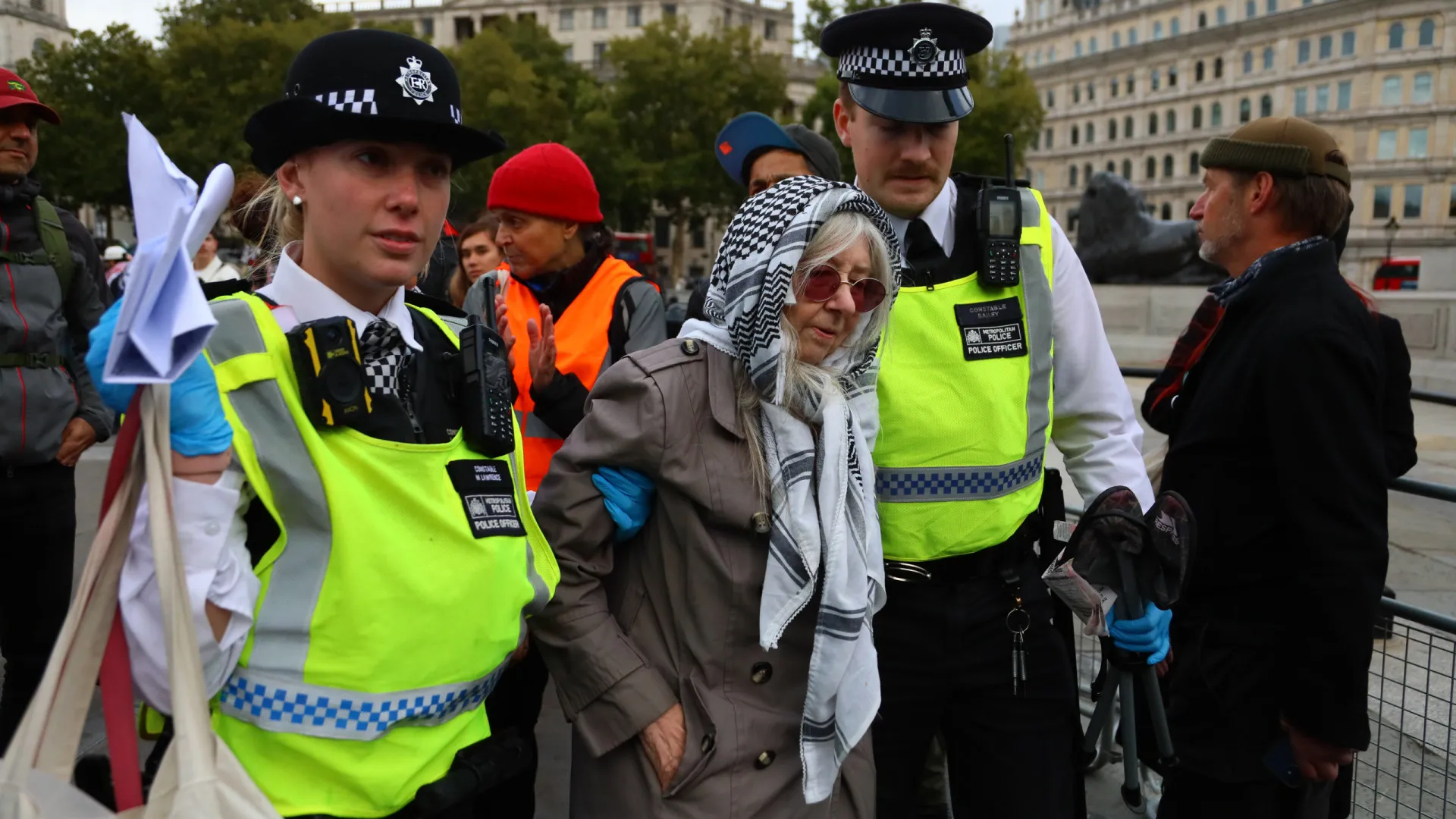 
                    Pelo menos 442 manifestantes pró-palestinianos detidos em Londres
                
