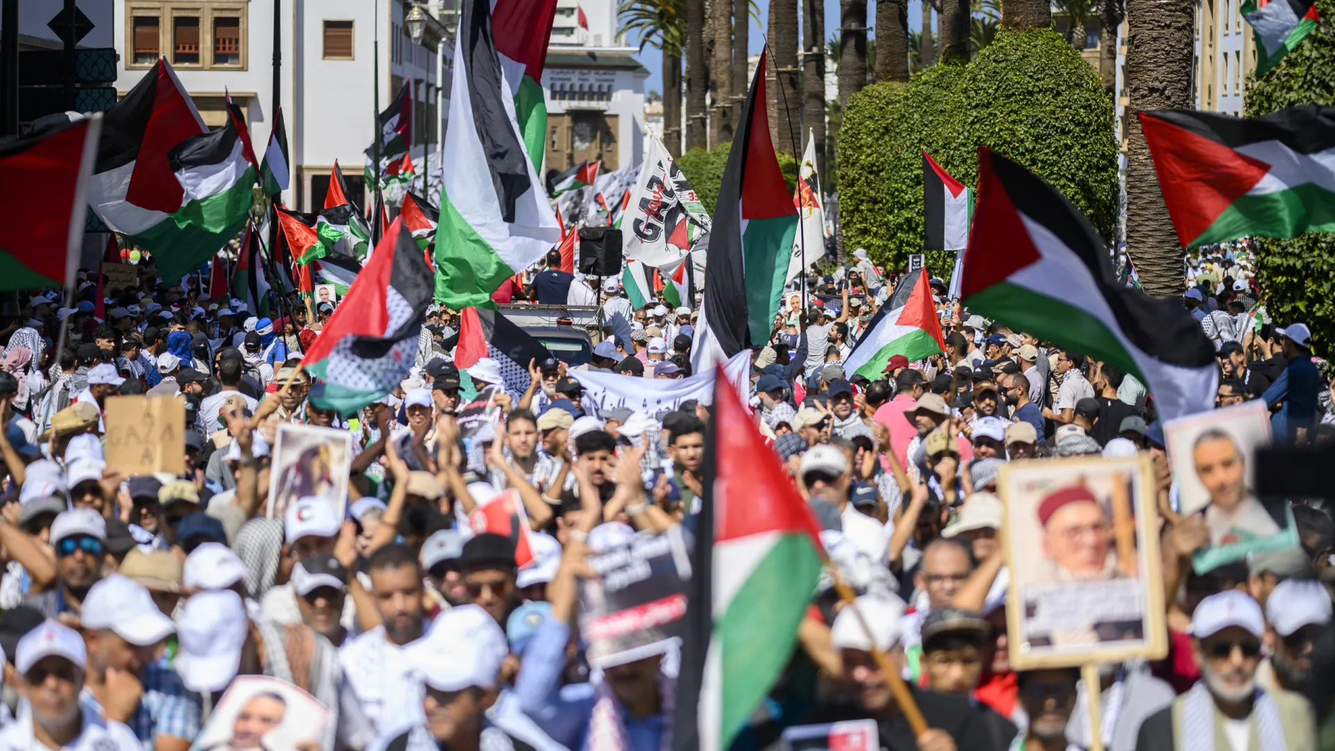 Milhares de marroquinos protestaram contra os "massacres" em Gaza
