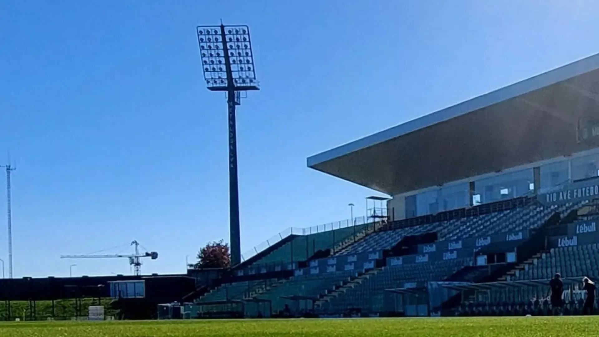 
                    SAD do Rio Ave despede 40 funcionários e colaboradores
                