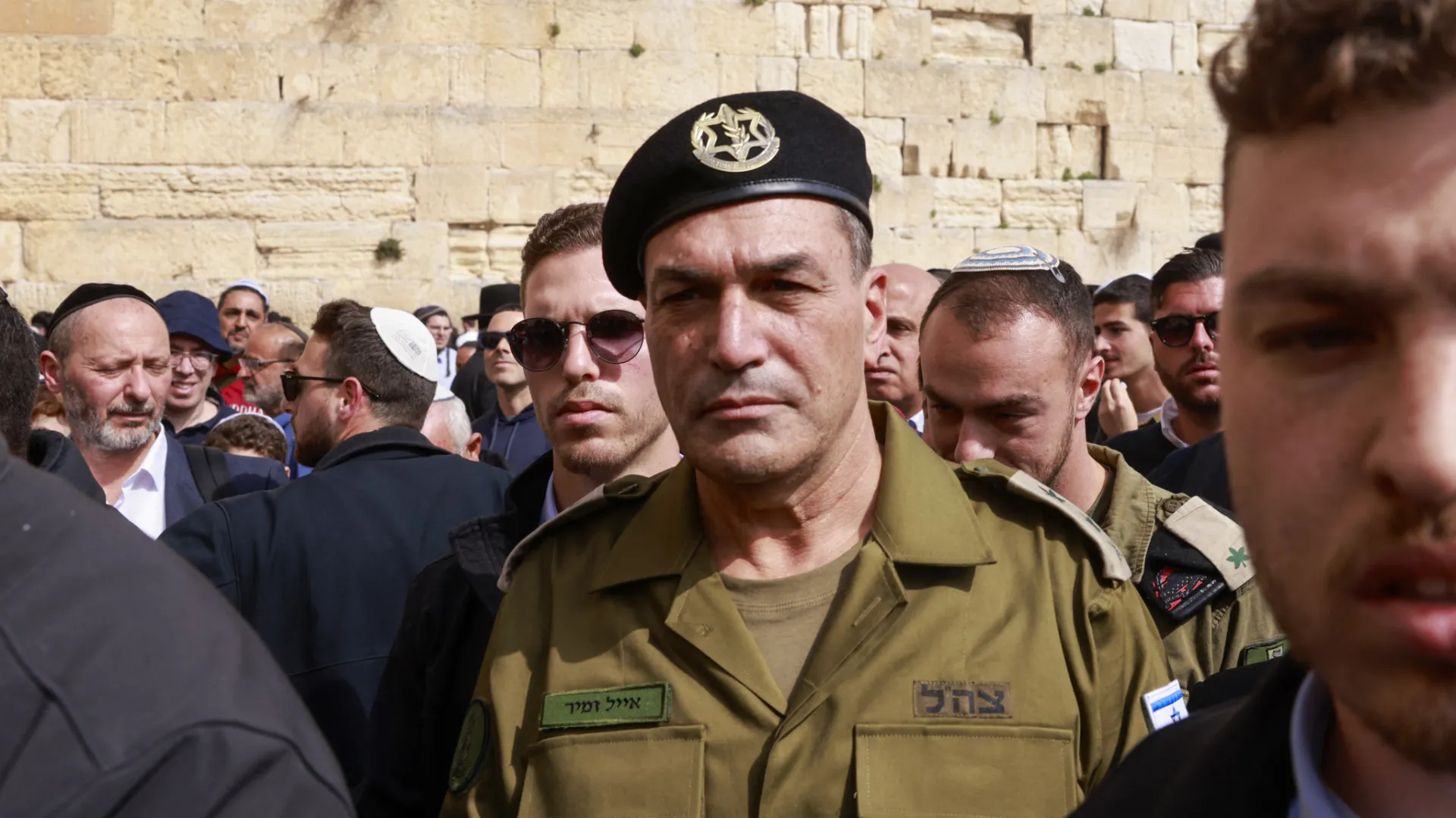 
                    Comandante israelita alerta que colonos radicais ameaçam o próprio país
                