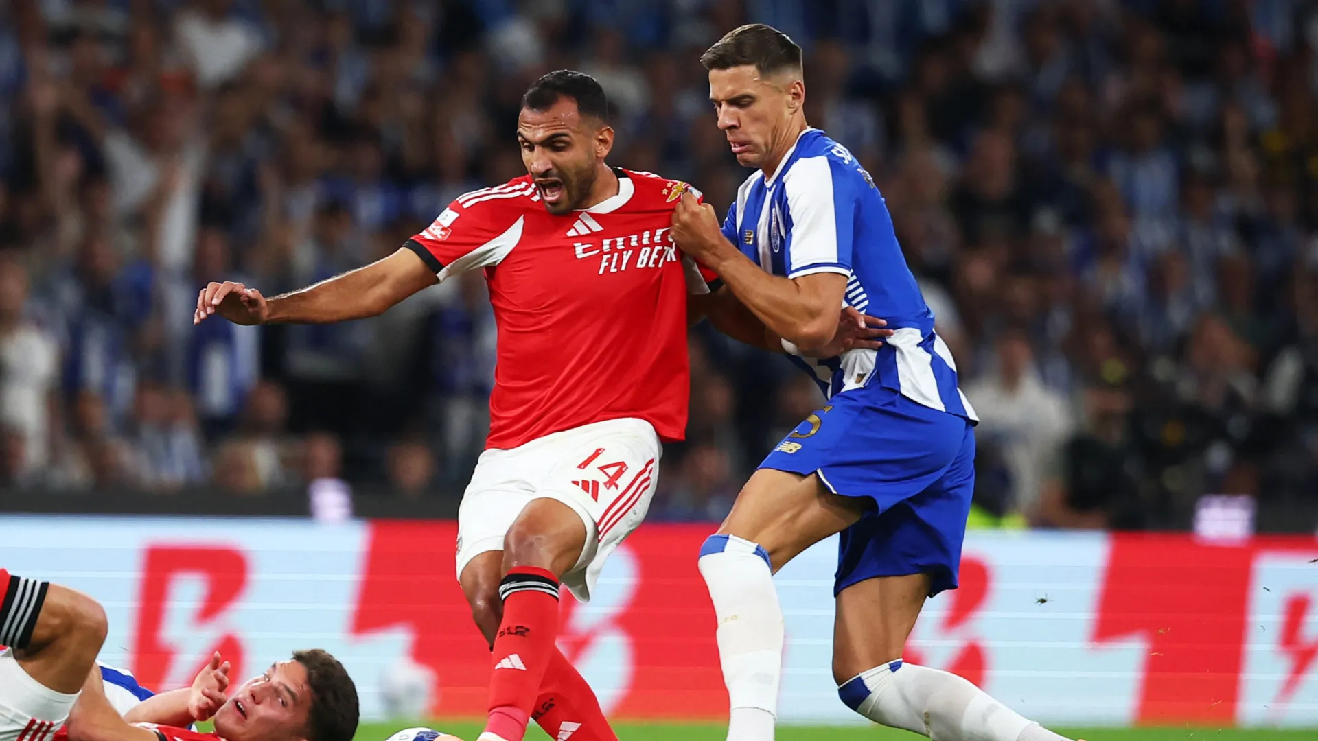 
                    Bednarek atira-se ao Benfica após nulo no Dragão: 