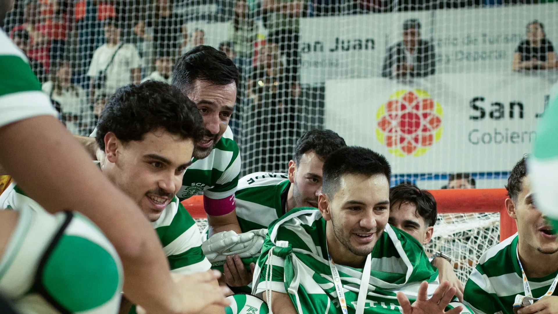 
                    Sporting vence Barcelona e sagra-se campeão mundial de hóquei em patins
                