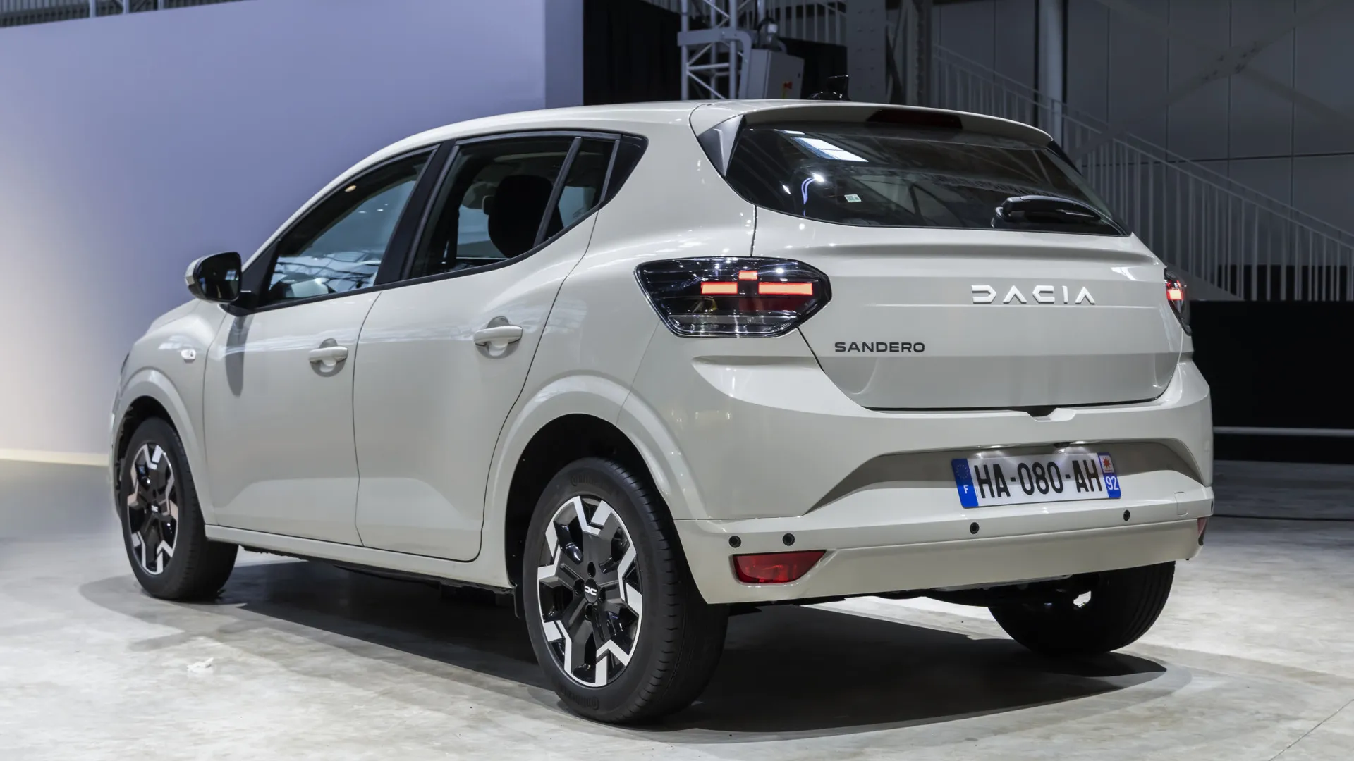 
                    Dacia Logan e Sandero renovados com novos motores e não só
                