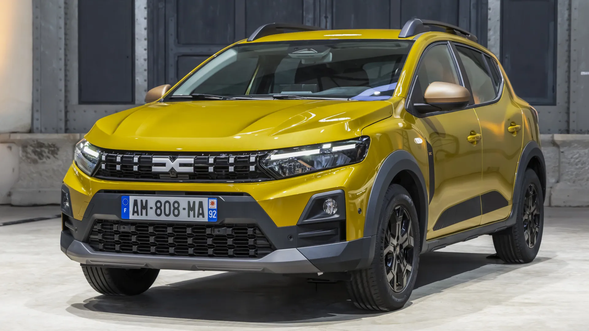 
                    Dacia Jogger e Sandero Stepway 'de cara lavada'. Saiba o que muda
                
