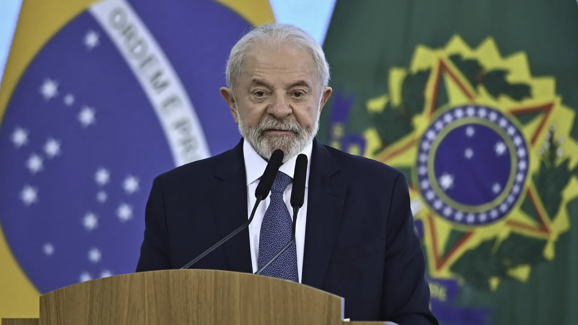 
                    Lula da Silva pede a Donald Trump que retire tarifas e sanções
                