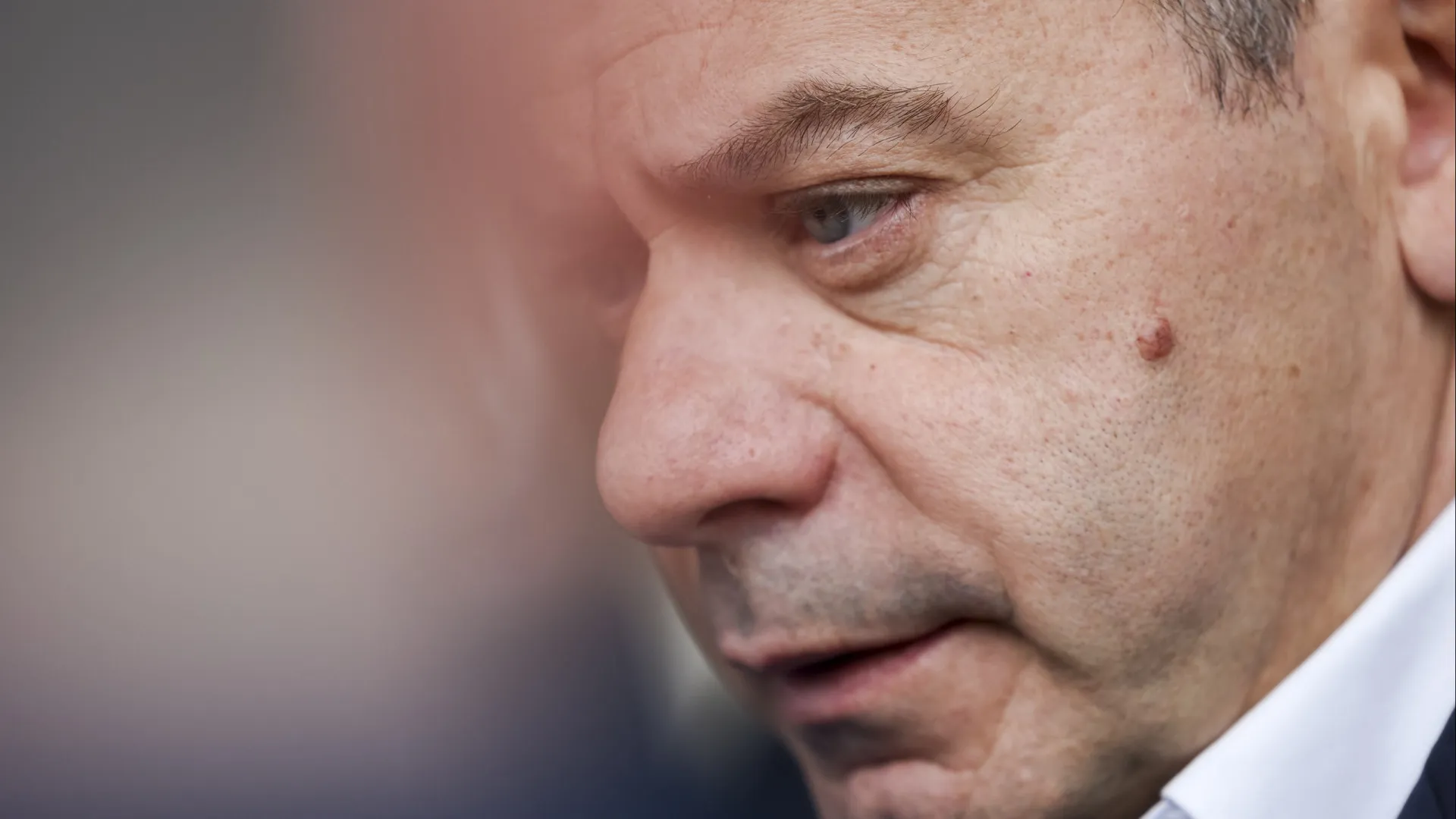 
                    Governo admite libertar trabalhadores de obras para intervenções urgentes
                