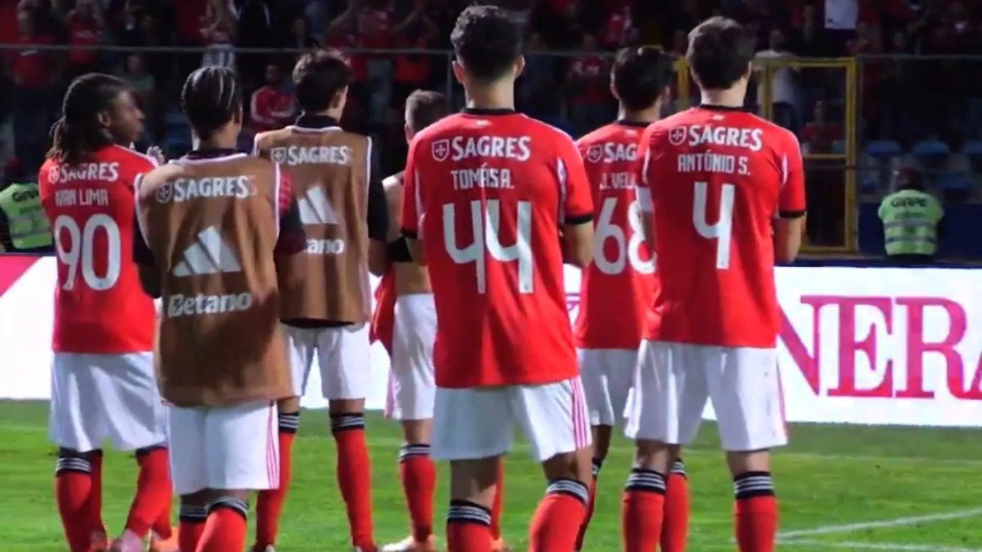 Benfica venceu na Taça e esta foi a reação dos adeptos em Chaves