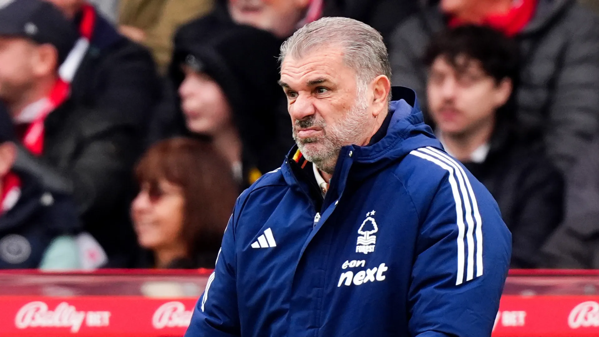 
                    Oficial: Nottingham Forest despede Ange Postecoglou a dias do FC Porto
                