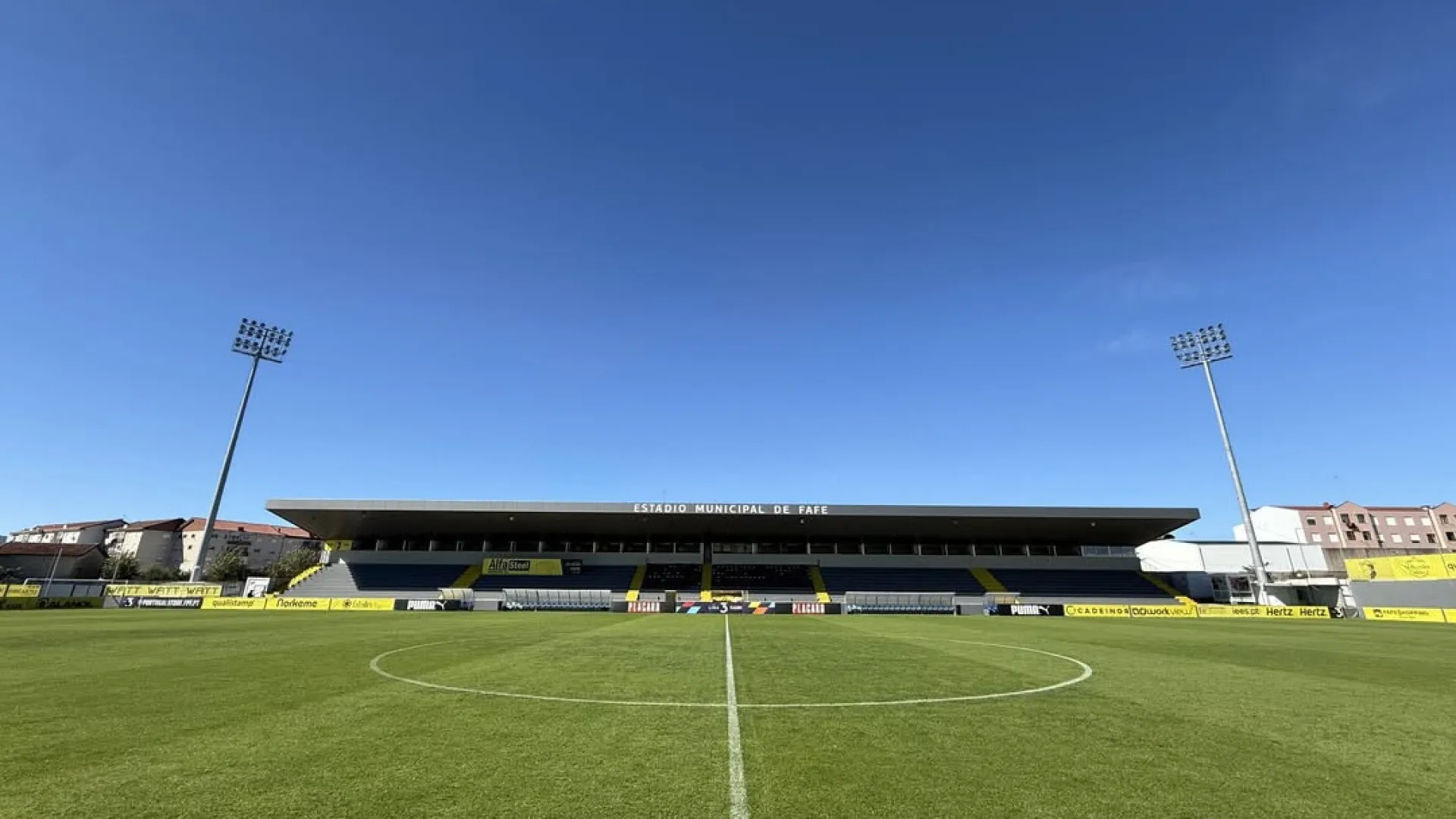 
                    [0-0] Rola a bola no Municipal de Fafe
                