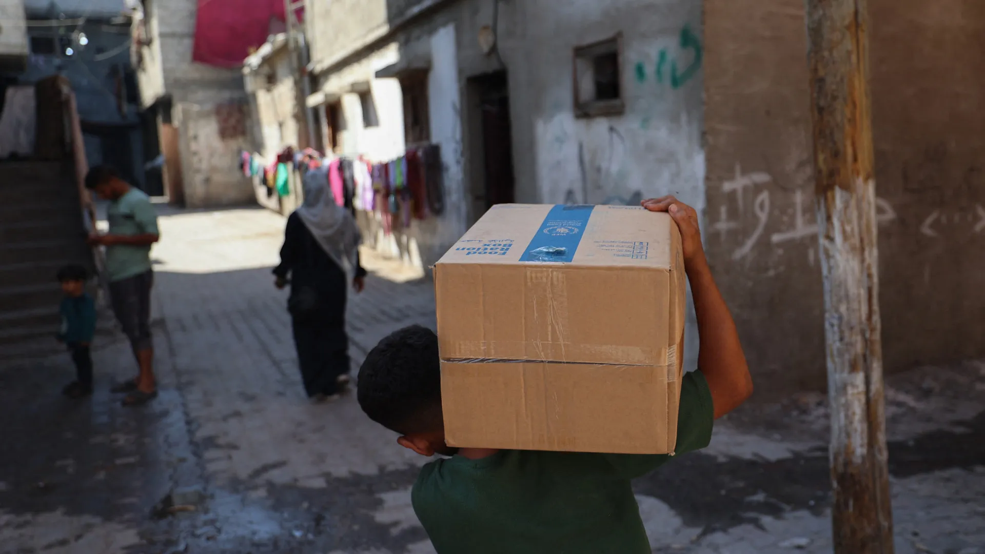 
                    Israel restabelece acesso de ajuda humanitária a Gaza após ataques 
                