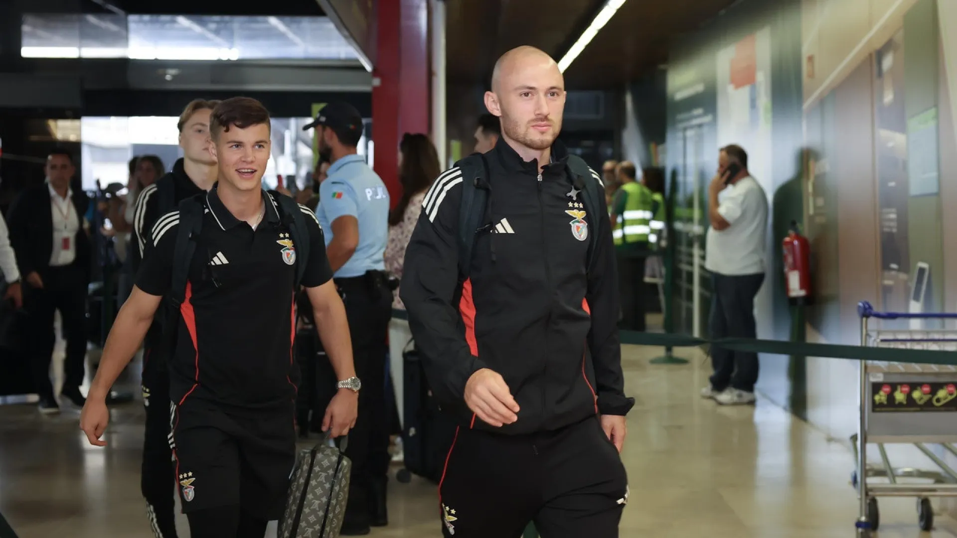 
                    Benfica parte para Newcastle com várias novidades na comitiva
                