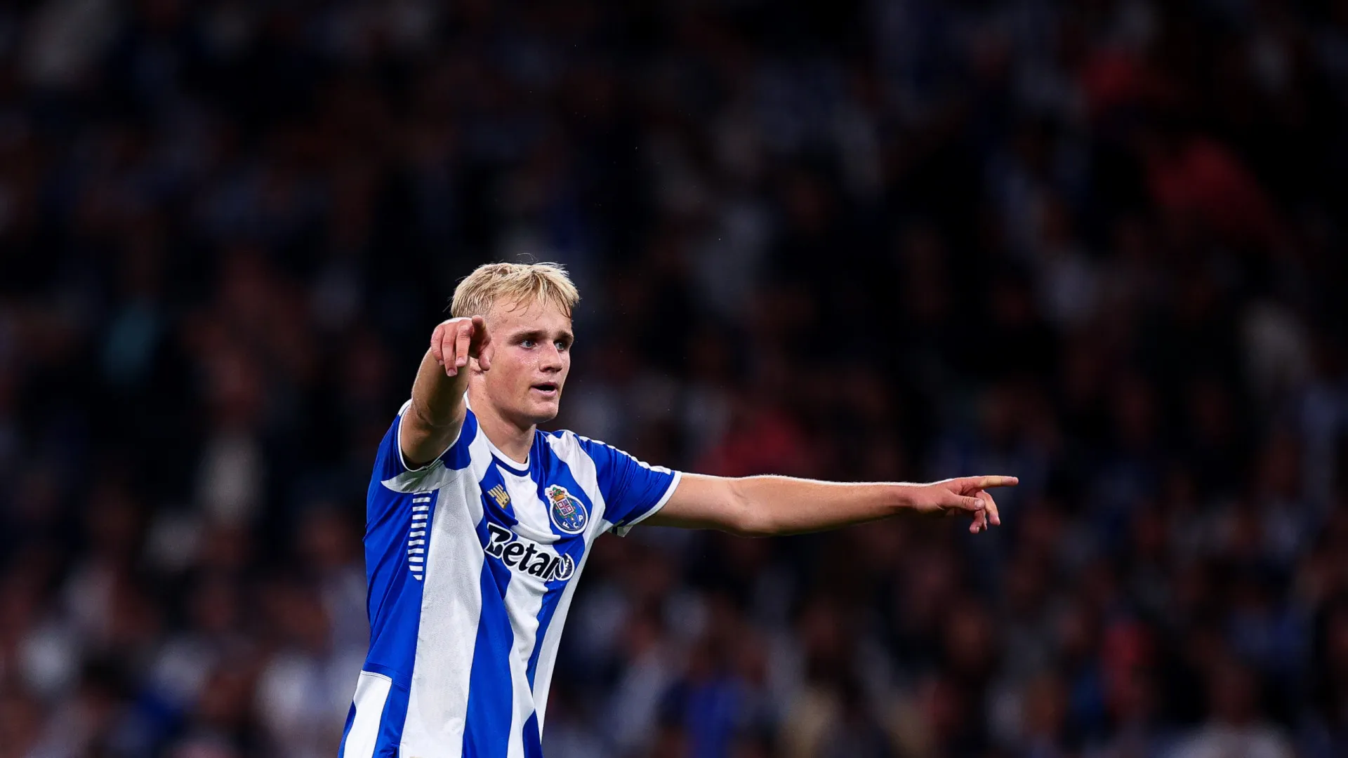 Após FC Porto, Froholdt conquista Dinamarca: "O que o torna único..."