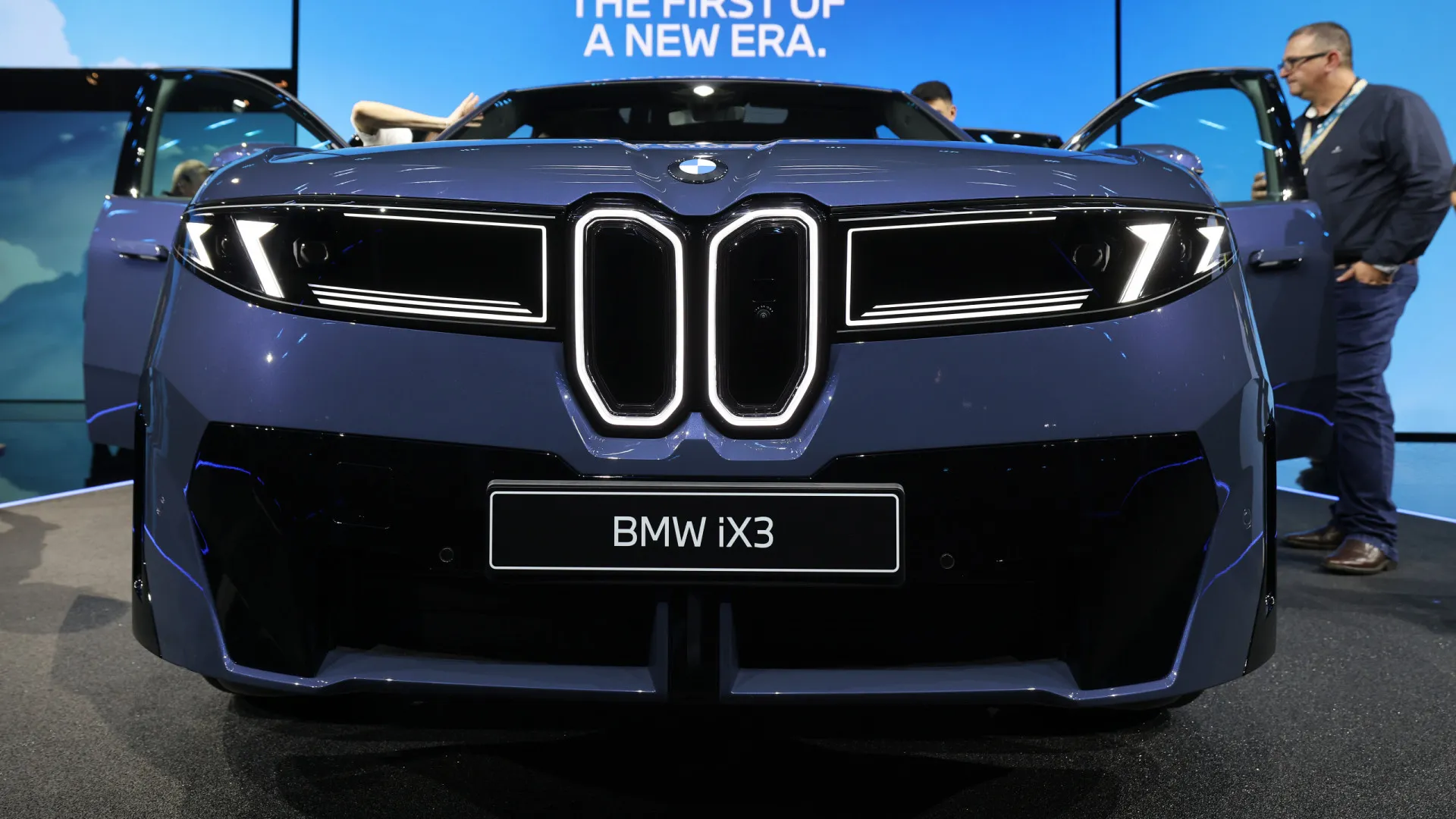 
                    Novo BMW iX3 teve mais de 3.000 encomendas em seis semanas
                