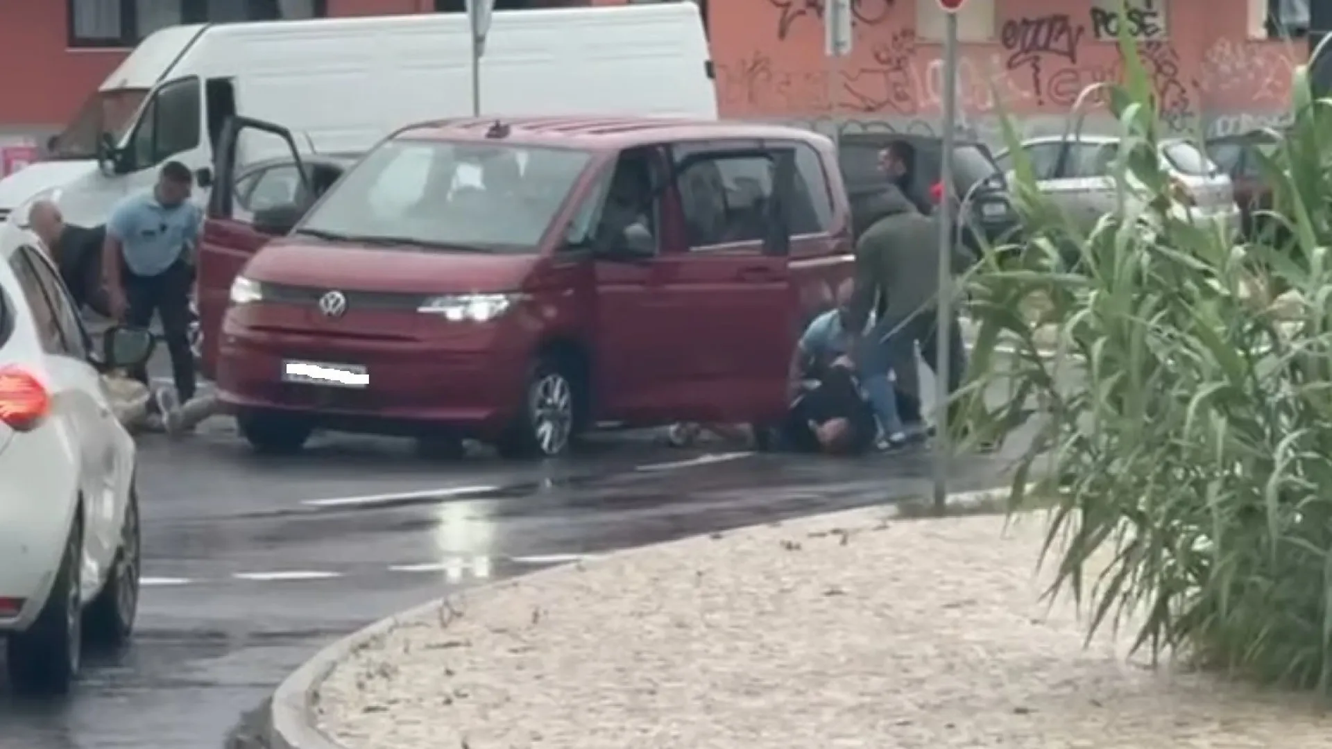 
                    Perseguição policial termina a tiro em Almada. Há um fugitivo ferido
                