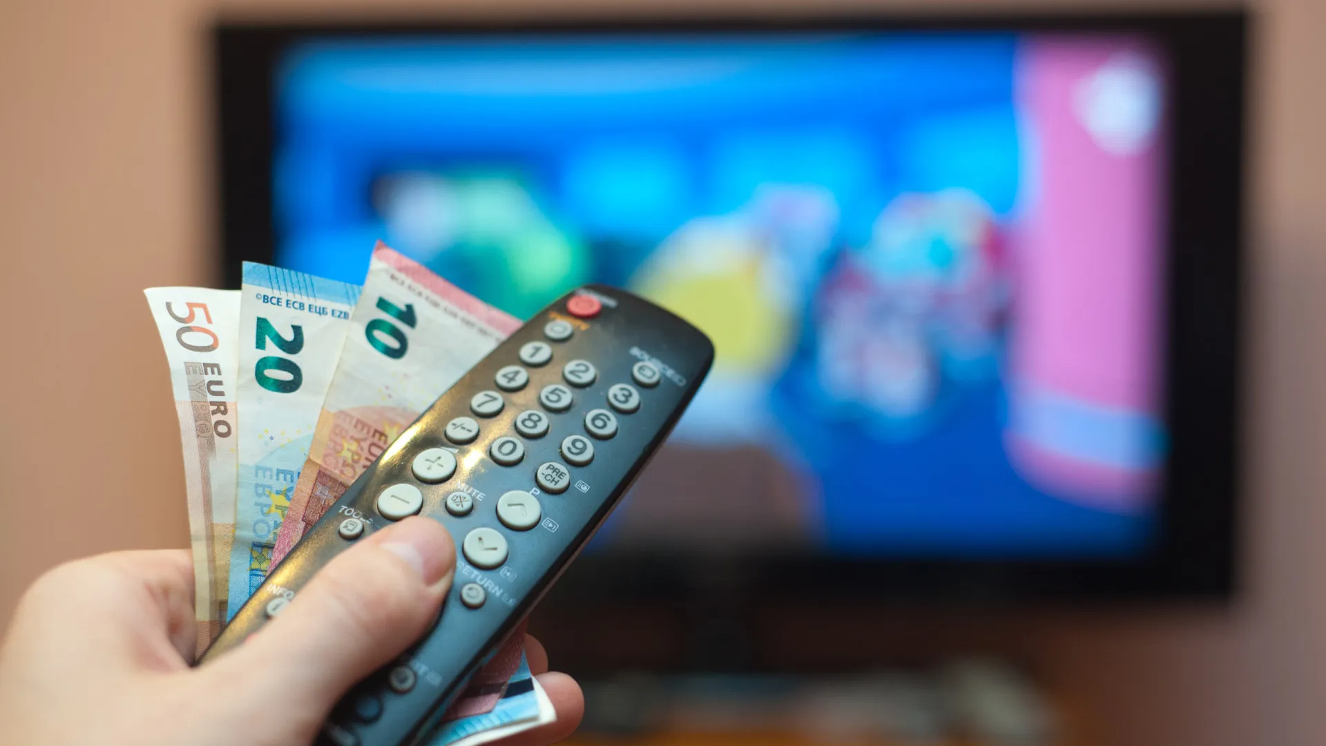 
                    Prémios dos concursos televisivos pagam imposto? Porque são em cartão?
                