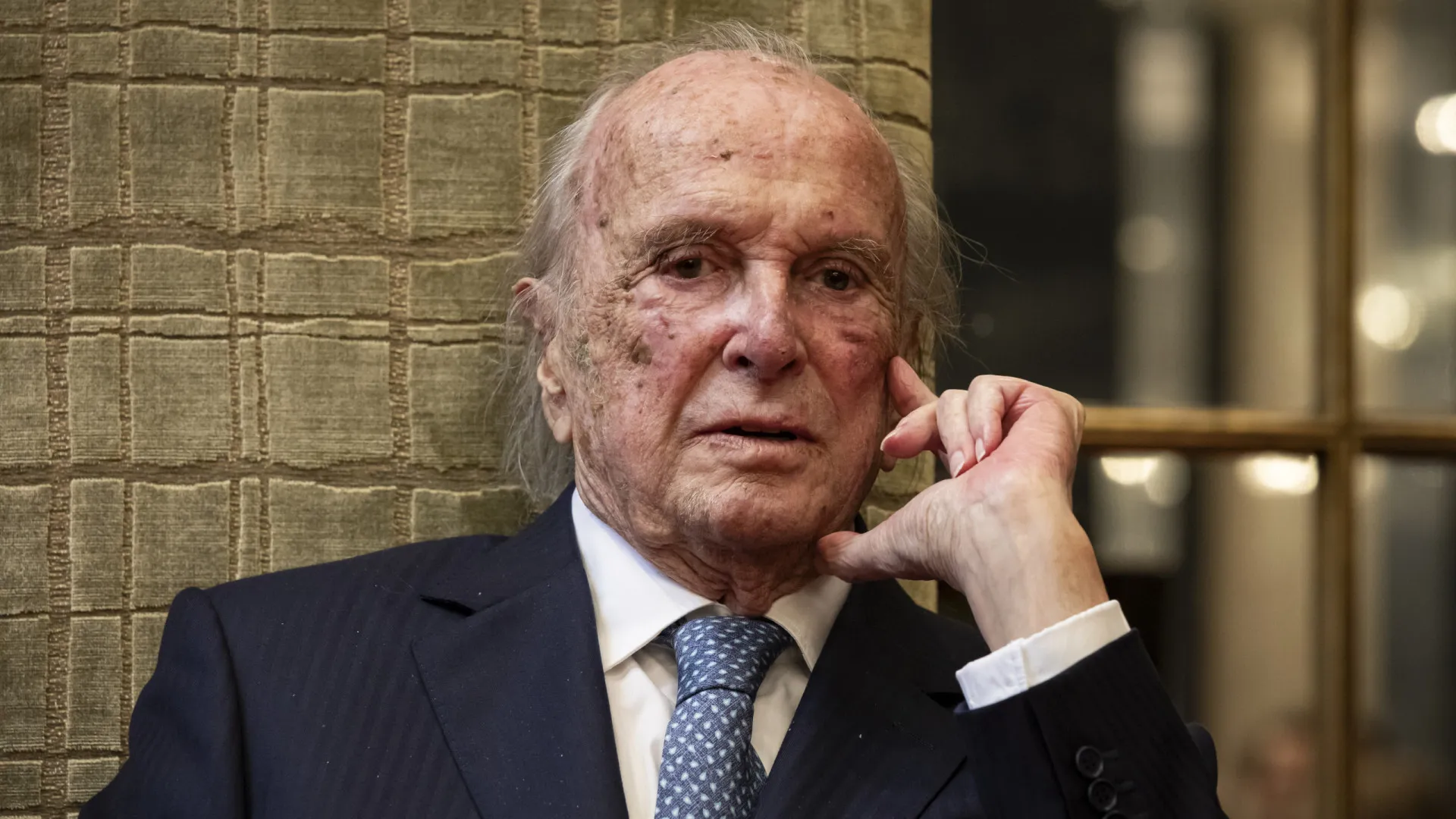
                    Funeral de Pinto Balsemão realiza-se amanhã no Mosteiro dos Jerónimos
                