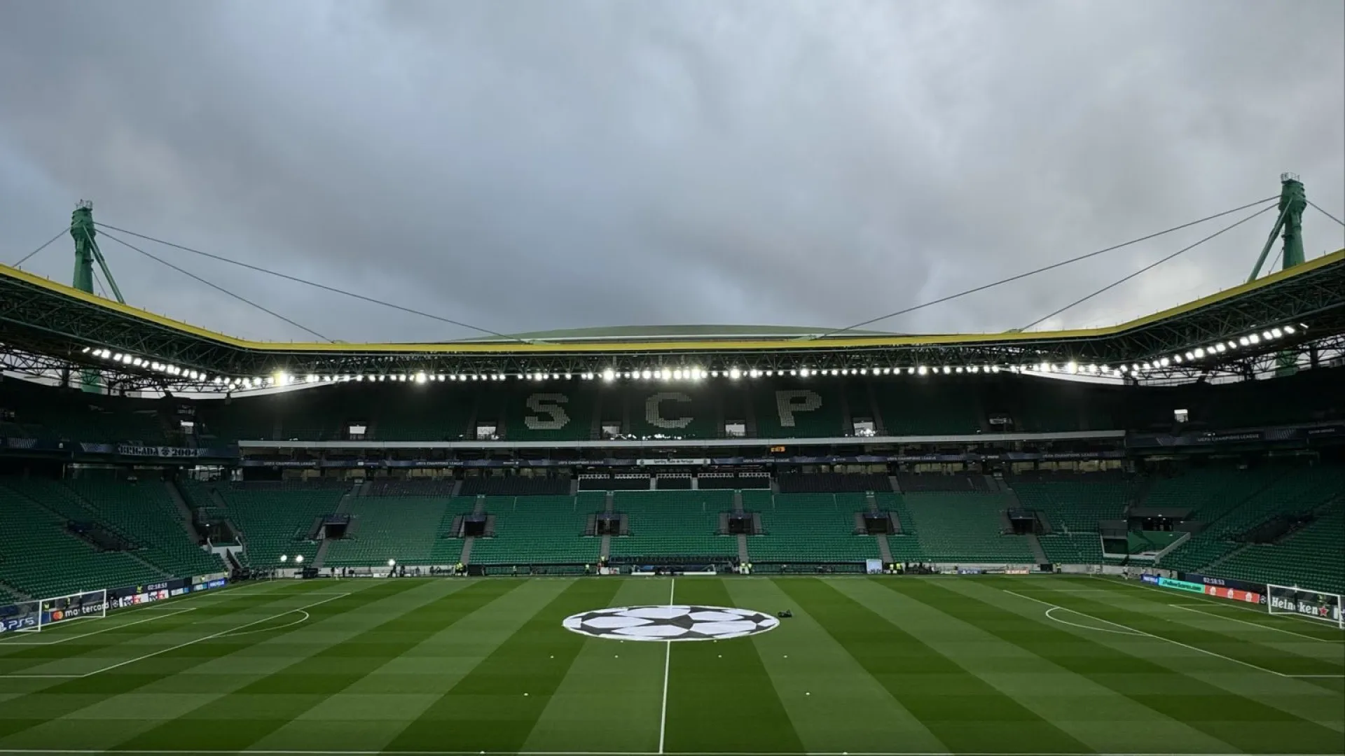 
                    EM DIRETO: Sporting recebe Marseille em Alvalade com novidade no onze
                