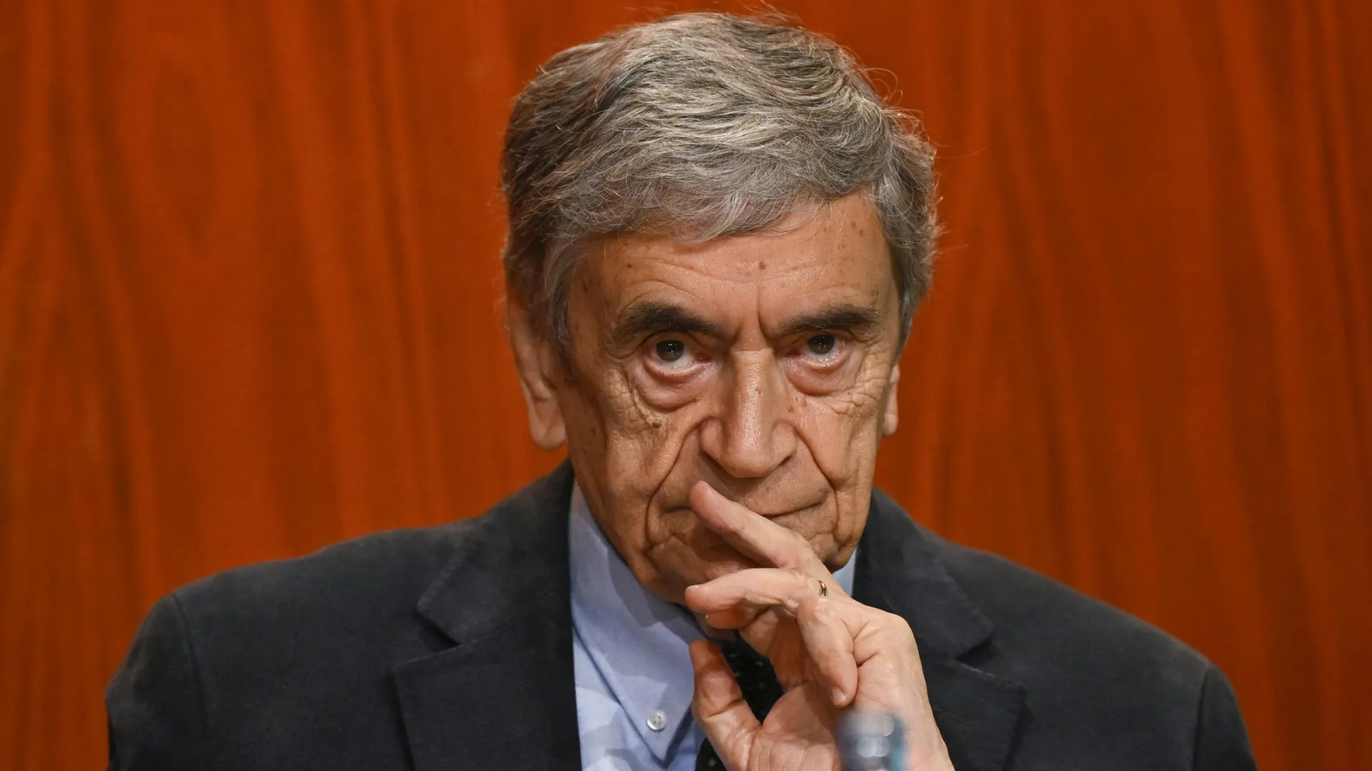 
                    Laborinho Lúcio: PSD destaca papel na defesa dos direitos das crianças
                