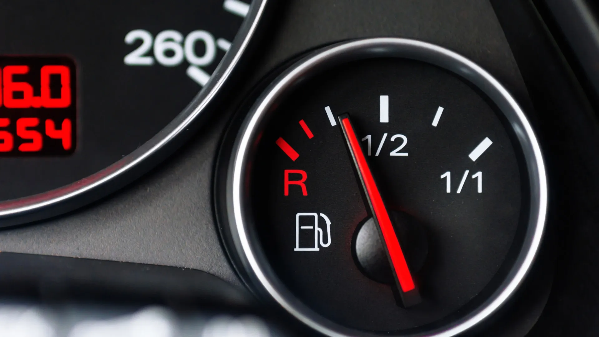 
                    Com o gasóleo mais caro a partir de hoje, onde é mais barato abastecer?
                