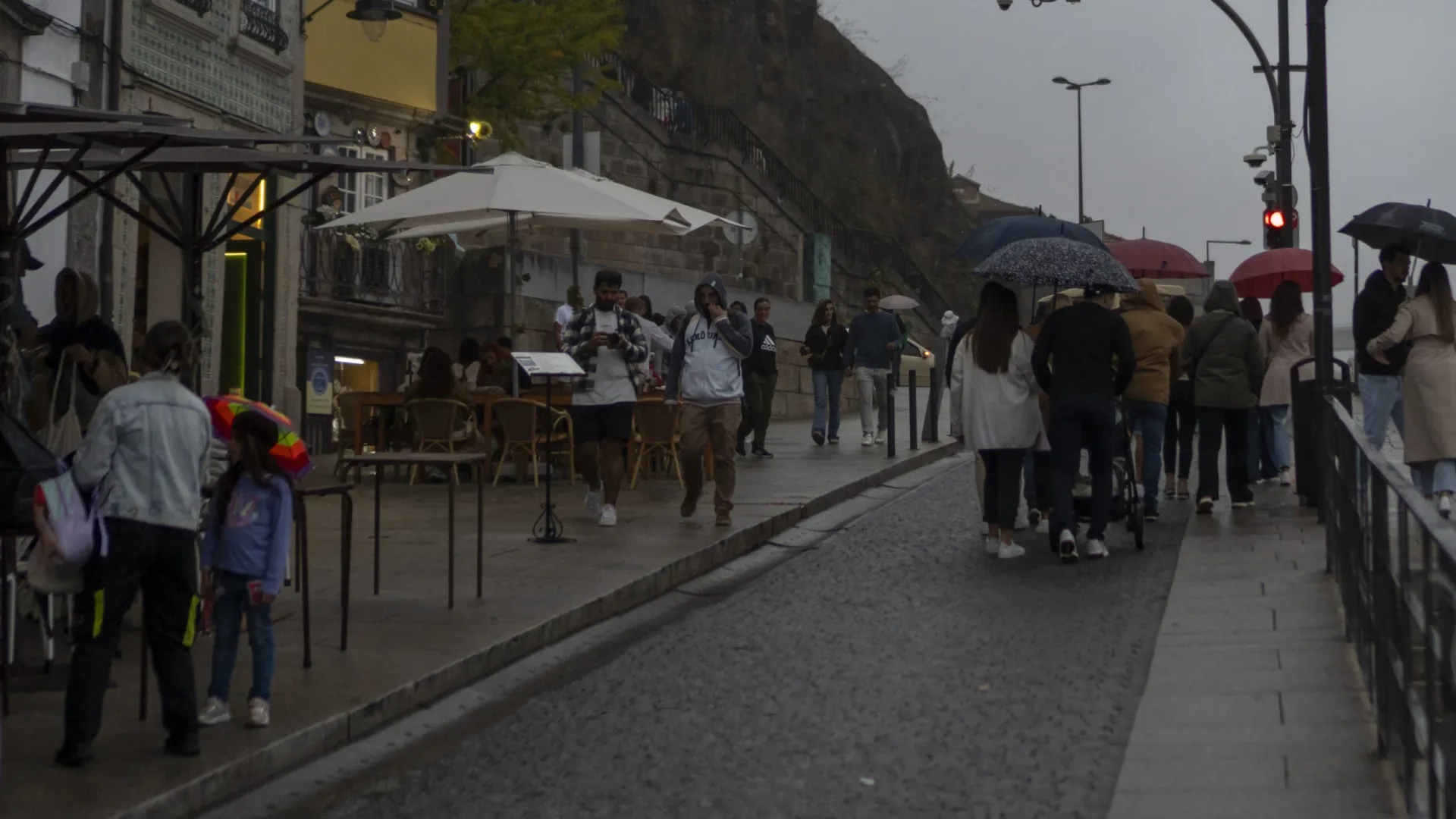 AO MINUTO: Mais de 30 ocorrências no Porto; Três distritos 'a vermelho'
