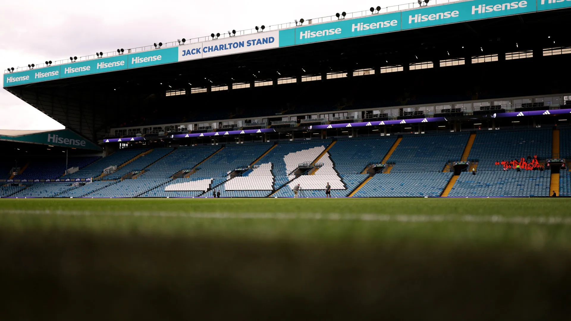 
                    EM DIRETO: Líder Arsenal visita Leeds, antes de dérbi em Londres
                