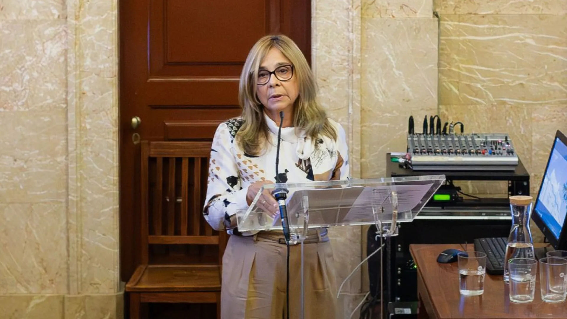 
                    Saúde: Empréstimos de medicamentos são habituais no início do ano
                