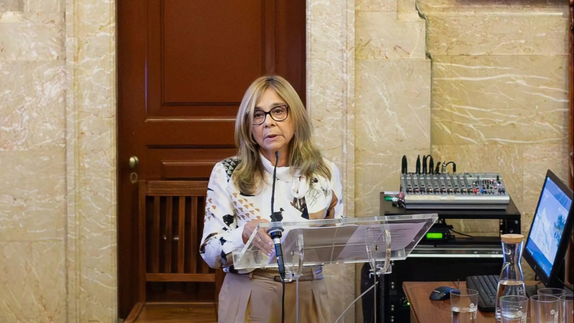 
                    Ministra da Saúde diz que reunião com médicos tarefeiros será 