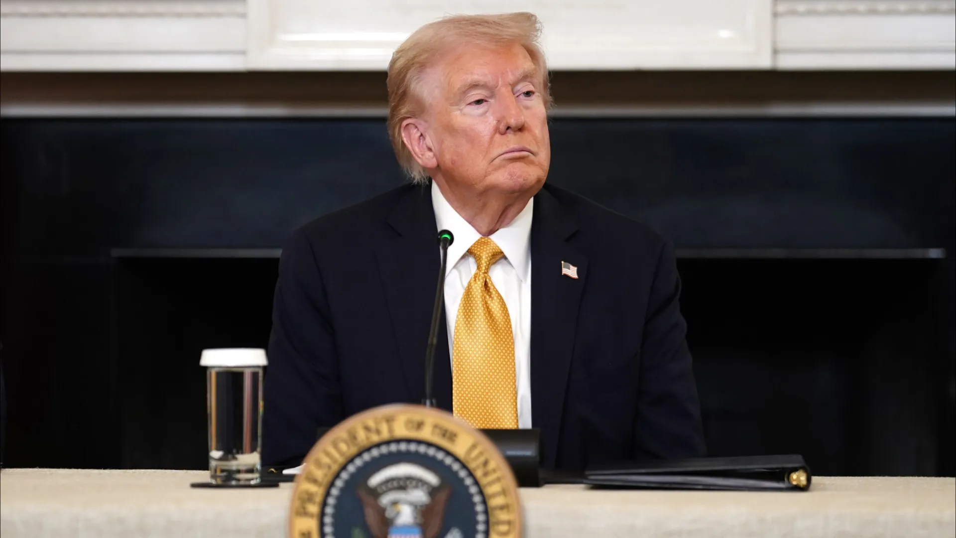 
                    Trump apoia democrata Cuomo na corrida a autarca de Nova Iorque
                