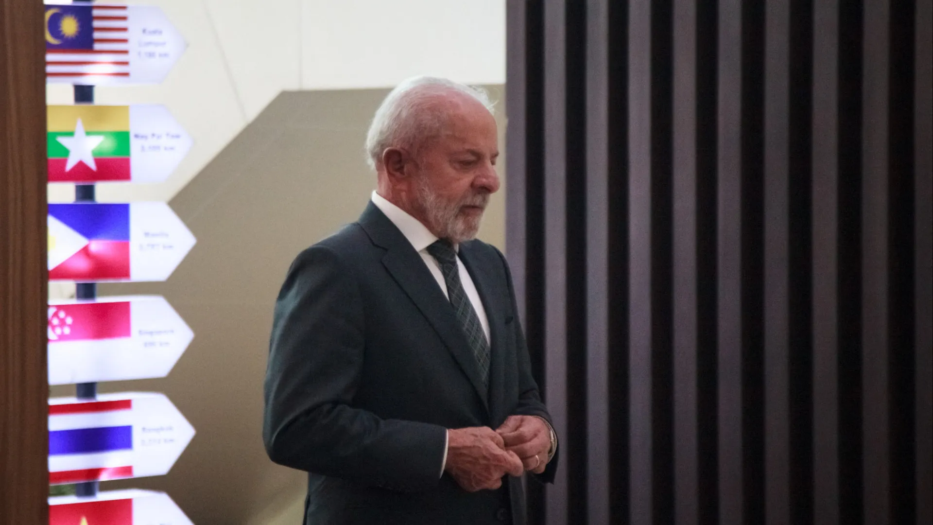 
                    Lula da Silva chega a Maputo com fomento das relações económicas na agenda
                