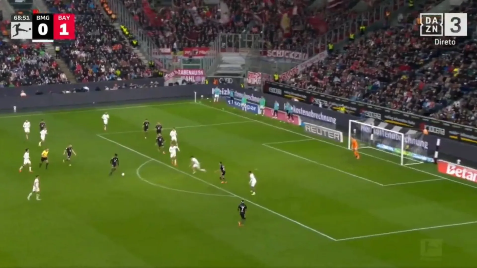 
                    Raphael Guerreiro foi o nome maior na oitava vitória do Bayern
                