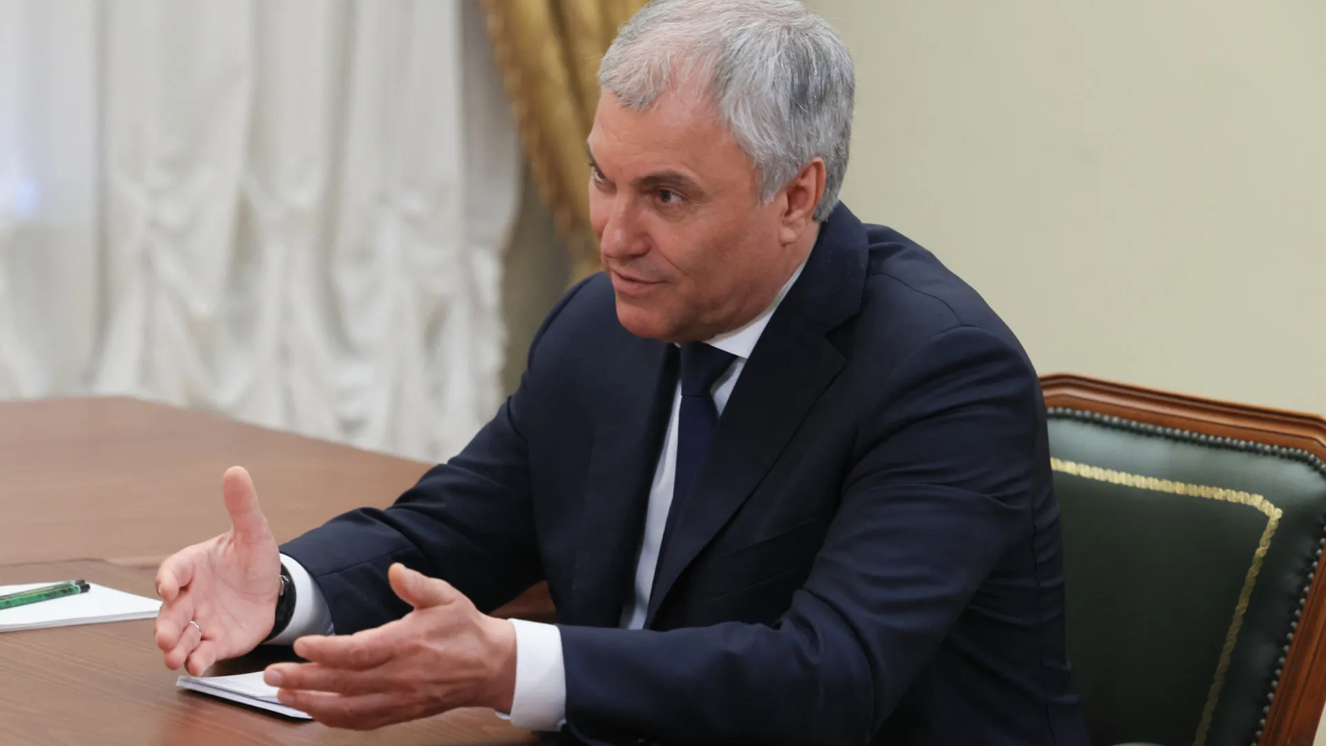 
                    Rússia adverte: Se UE usar ativos russos congelados pagará 