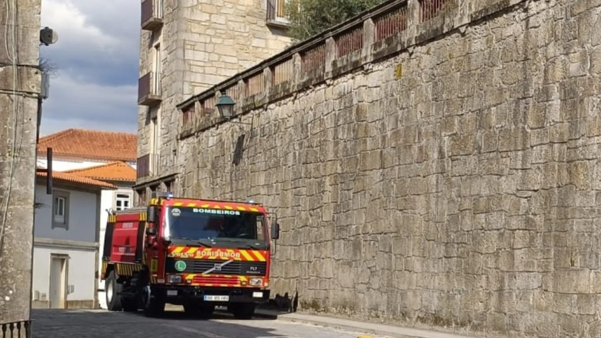 Cinco desalojados após incêndio habitacional em Ponte de Lima