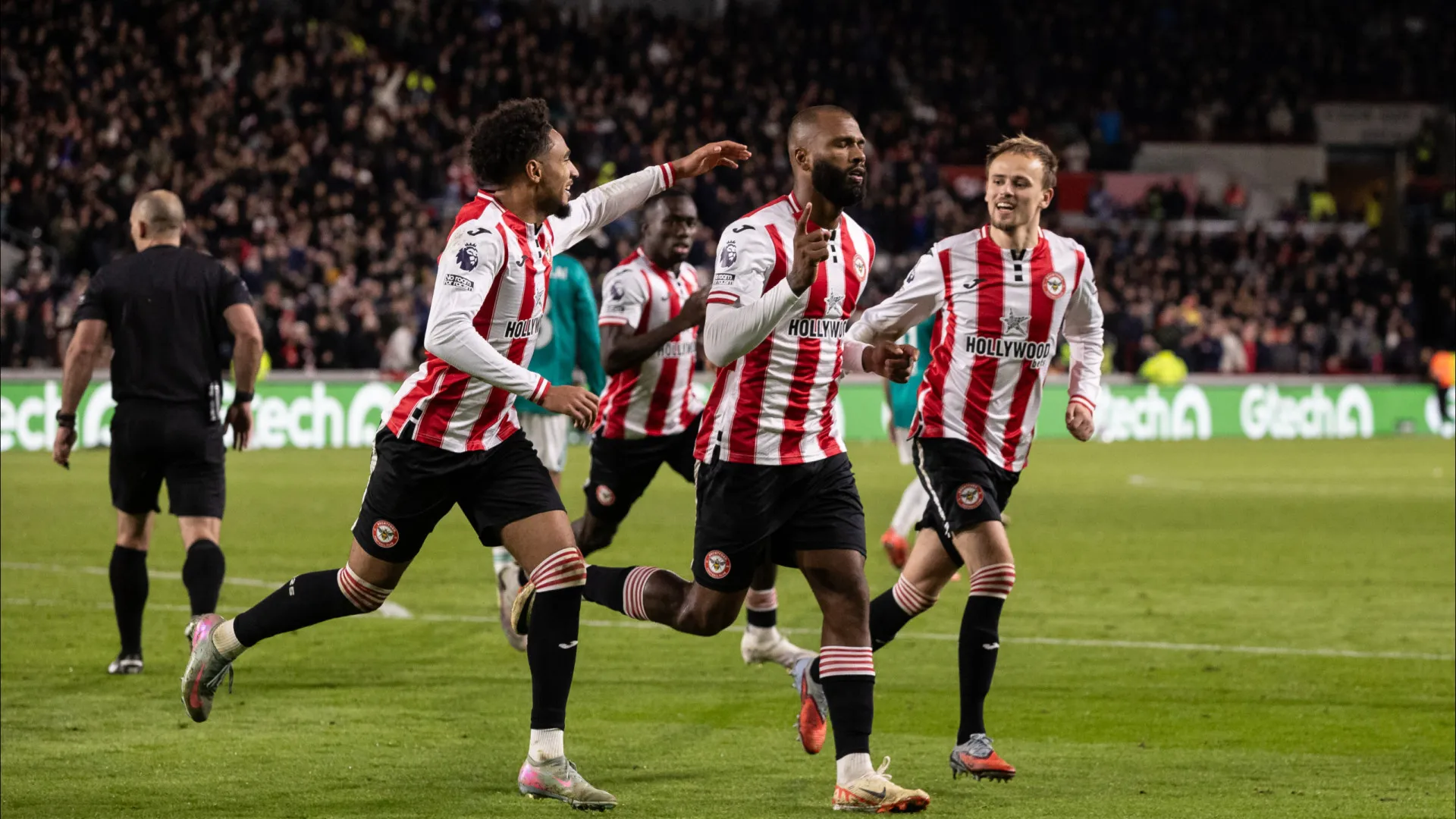 Arne Slot que se cuide. Liverpool perde ante o Brentford e agrava crise