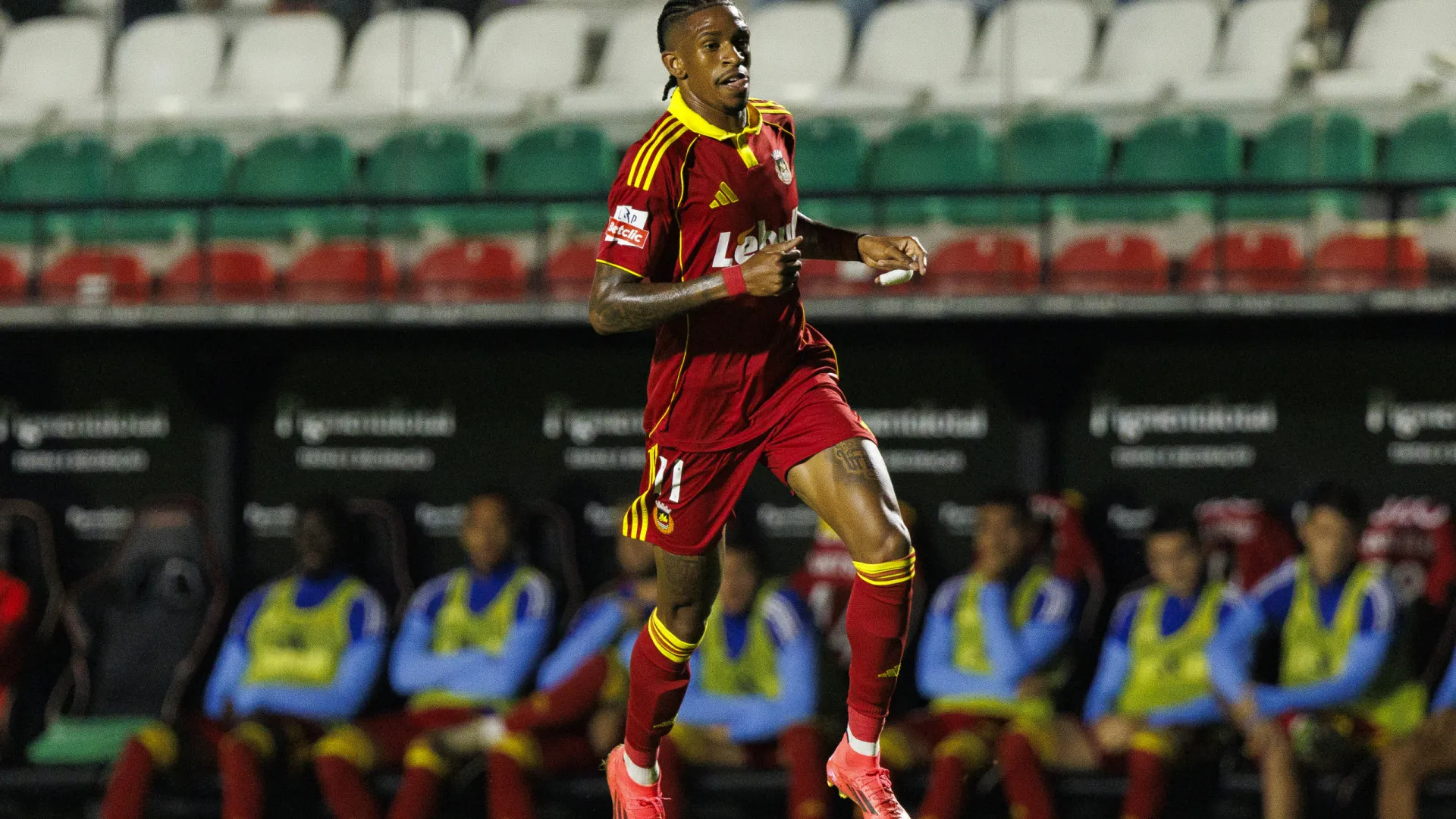 
                    Reação do Rio Ave surpreende Estrela da Amadora na Reboleira
                