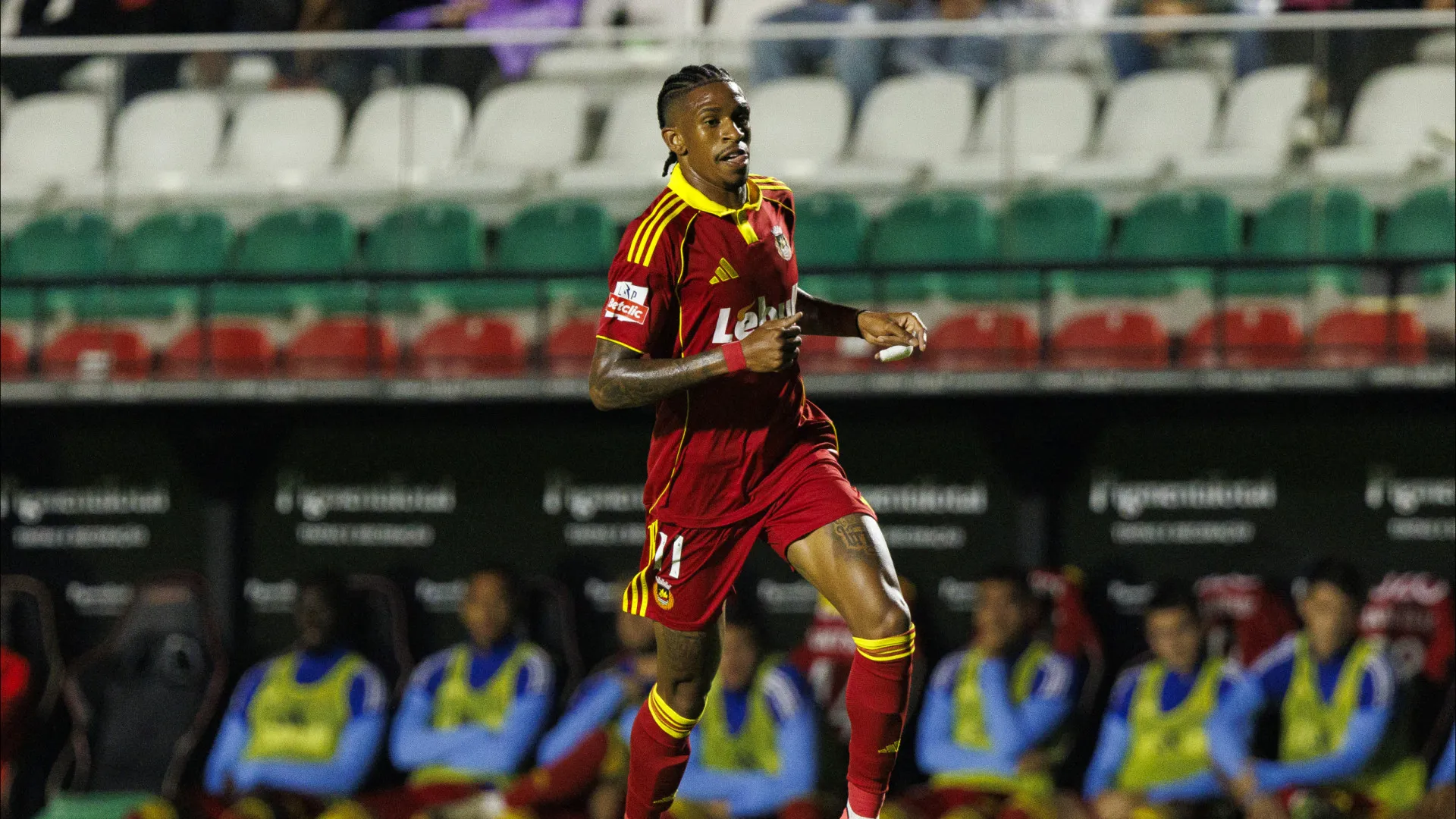 Reação do Rio Ave surpreende Estrela da Amadora na Reboleira