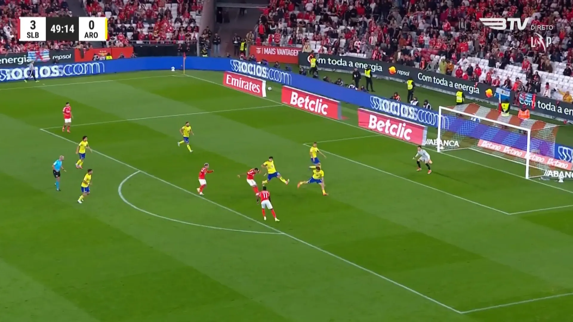 Pavlidis chegou ao terceiro hattrick pelo Benfica na receção ao Arouca