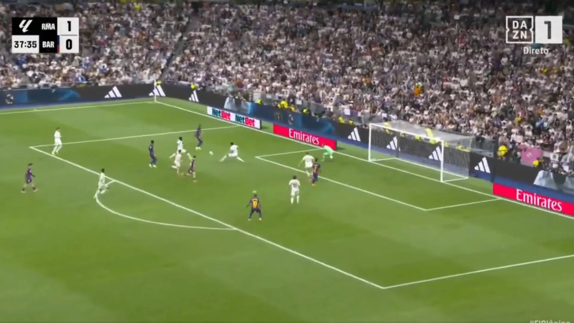 Barcelona respondeu ao golo de Mbappé por Fermín Lopez