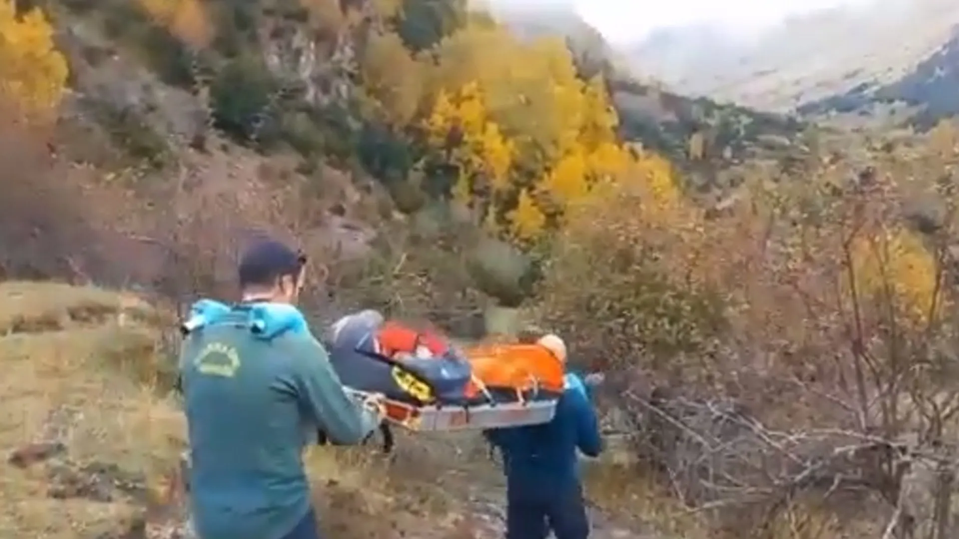 
                    Homem resgatado após escorregar numa rocha durante caminhada em Huesca
                