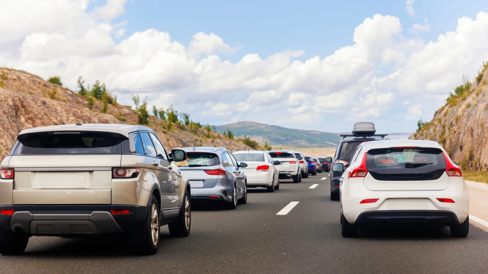 Mudar para fila mais à direita no trânsito pode custar até 600€